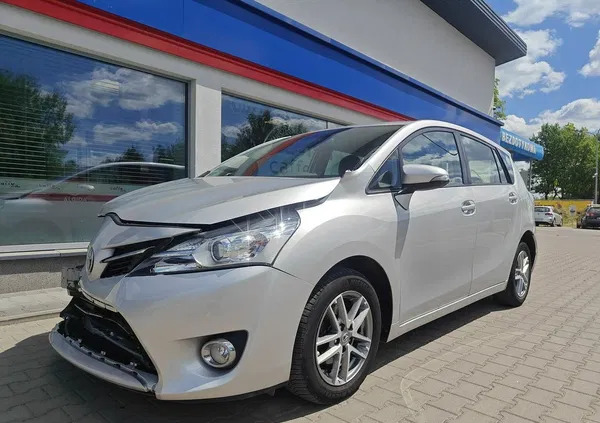 toyota karczew Toyota Verso cena 17900 przebieg: 134940, rok produkcji 2015 z Karczew